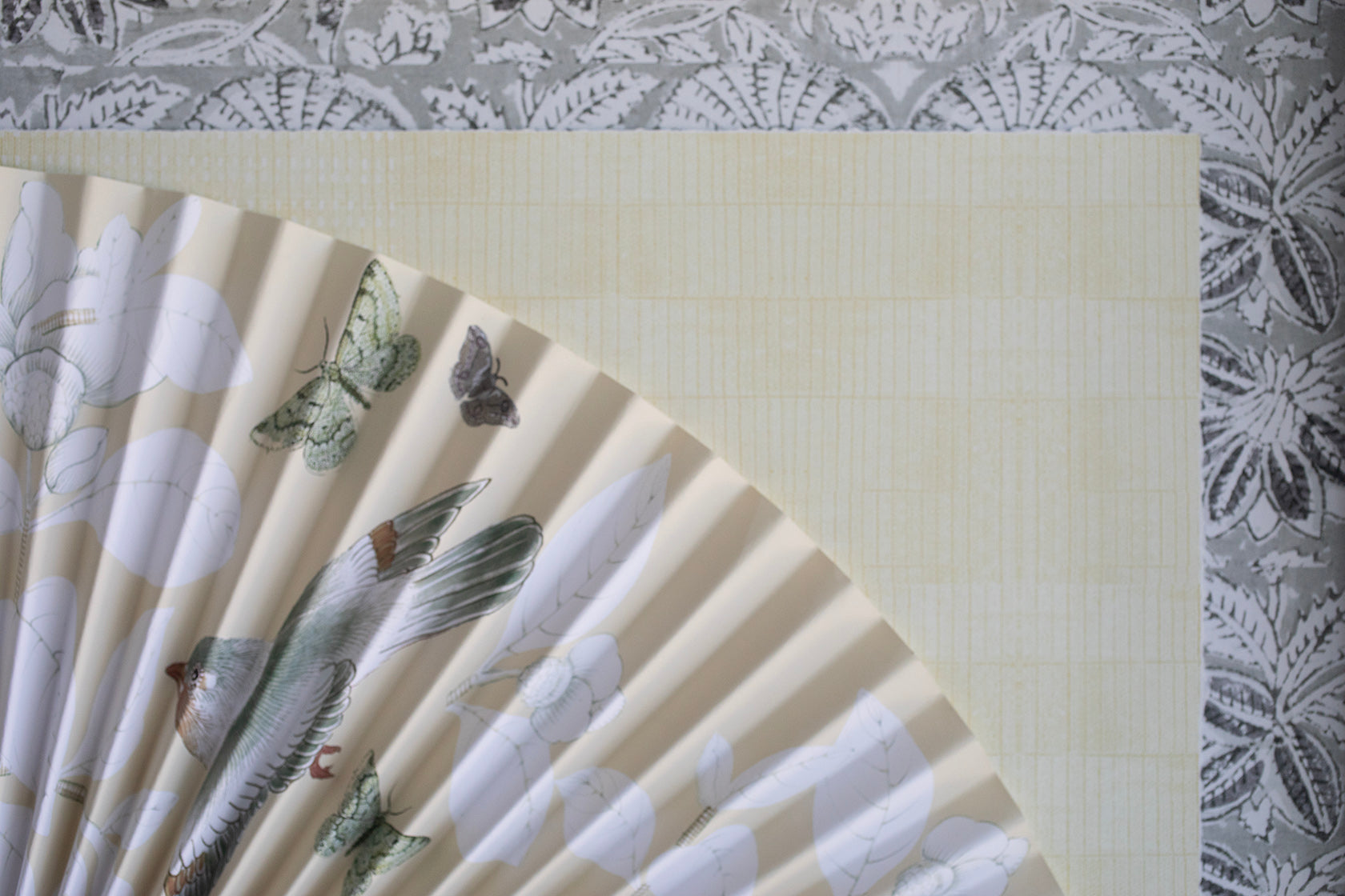 1 Pleated Dimensional Circle: Butter Chinoiserie