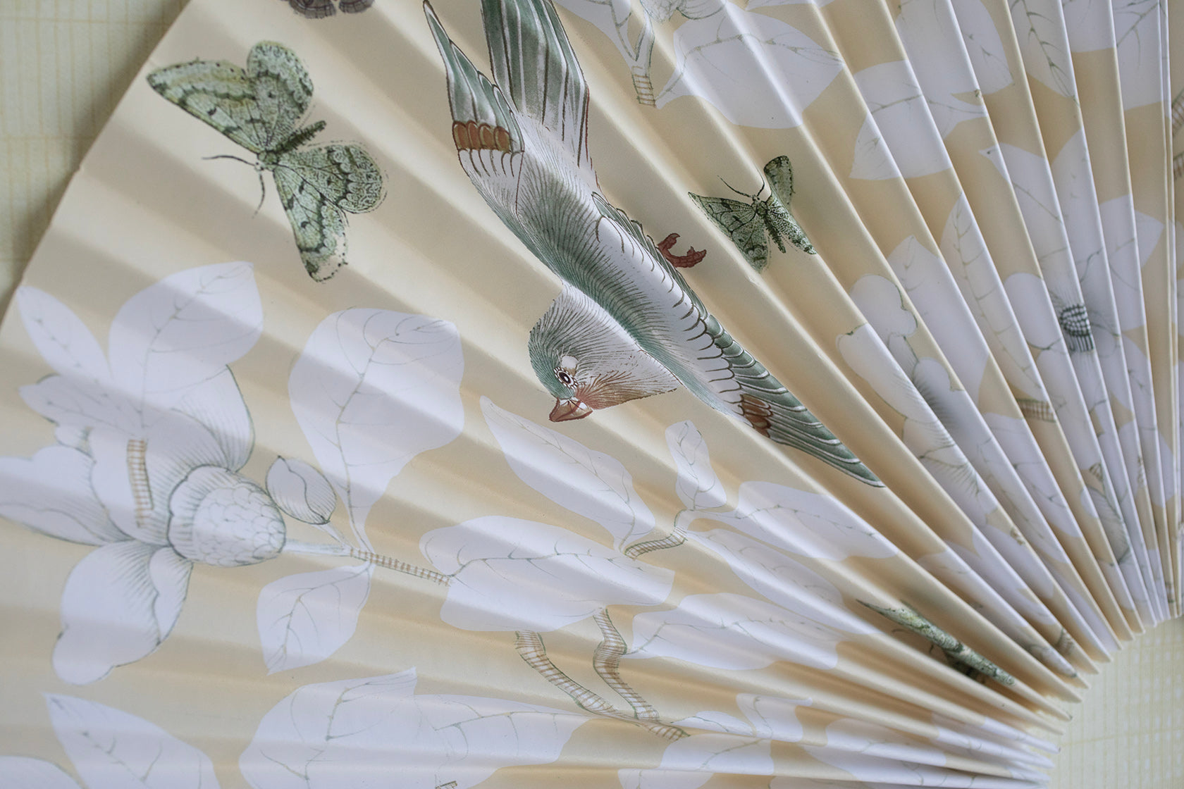 1 Pleated Dimensional Circle: Butter Chinoiserie