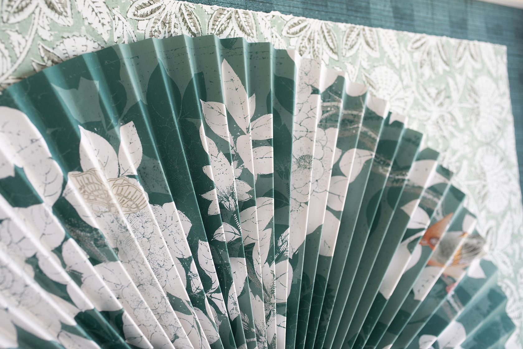 Pleated Dimensional Circle: Teal Chinoiserie