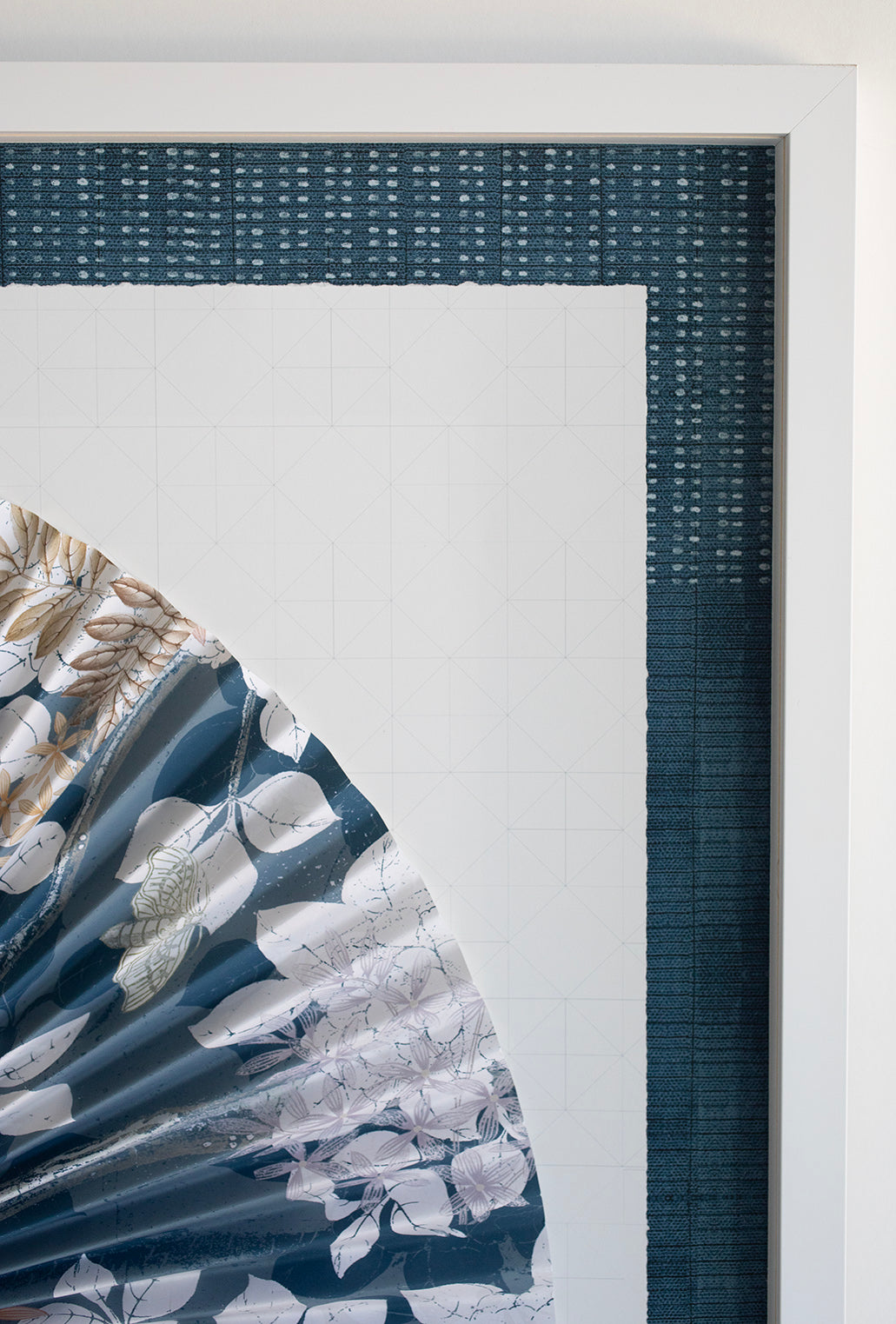 Pleated Dimensional Circle: Blue Chinoiserie