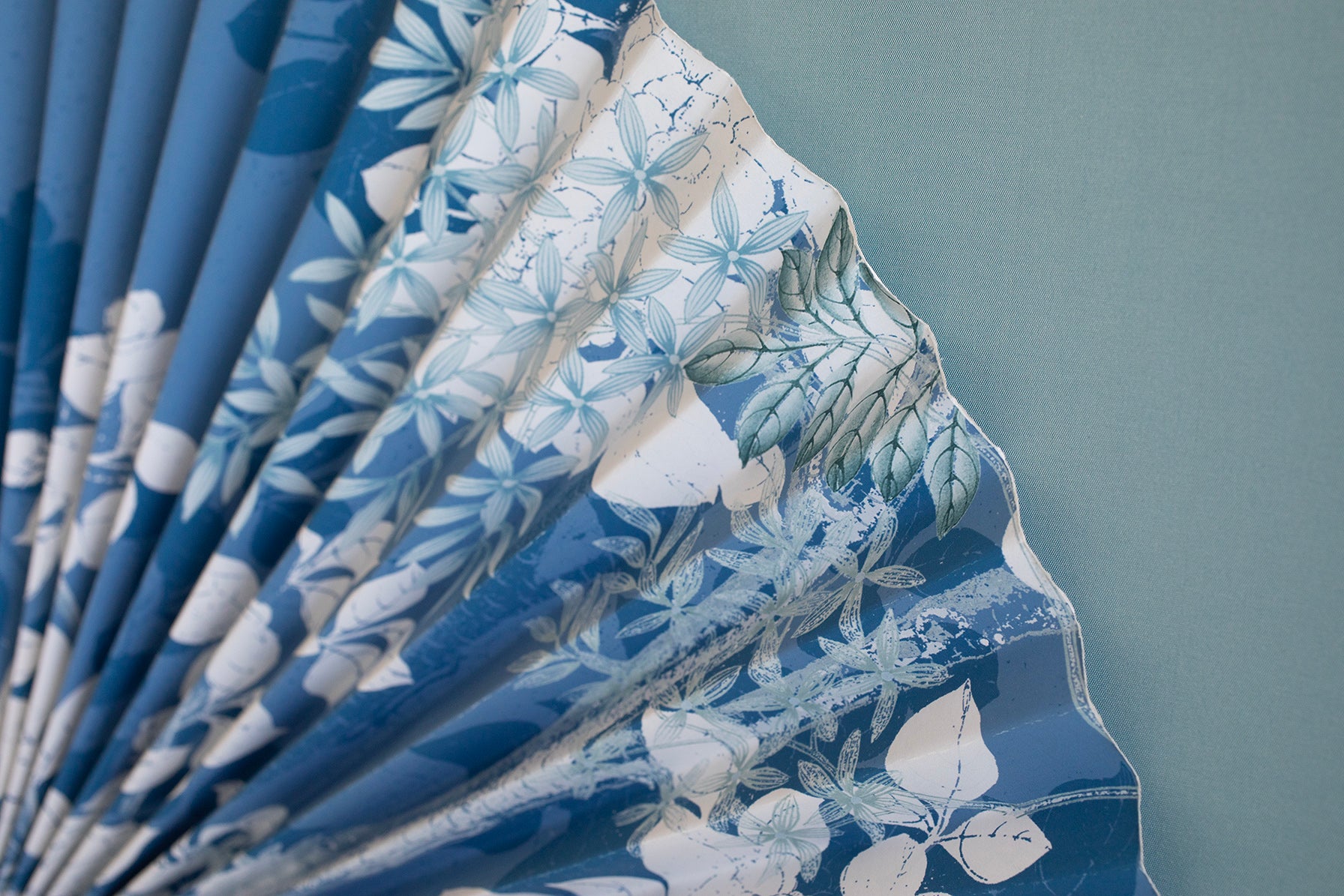 Pleated Dimensional Circle: Chinoiserie Prussian Blue