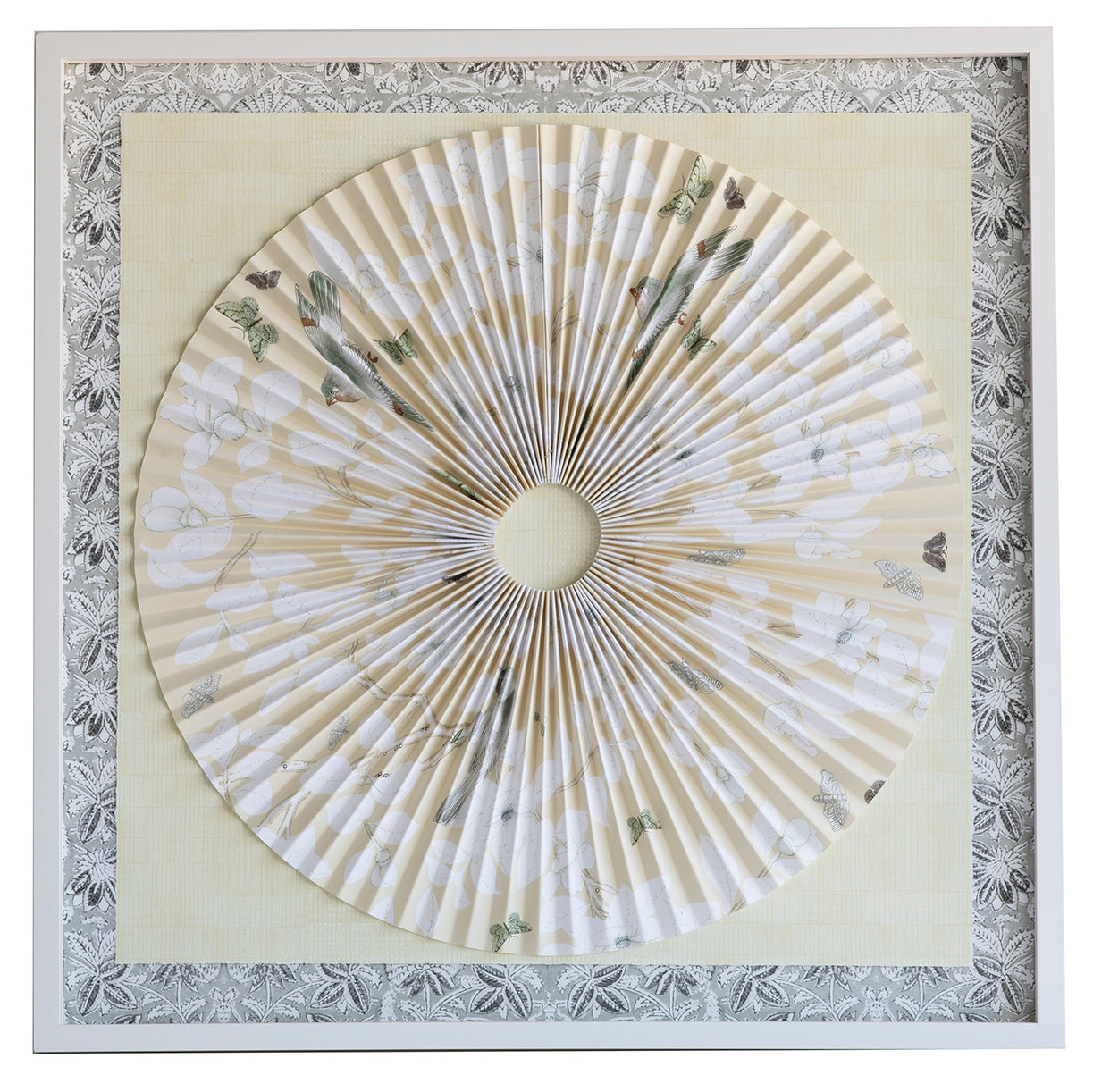 1 Pleated Dimensional Circle: Butter Chinoiserie